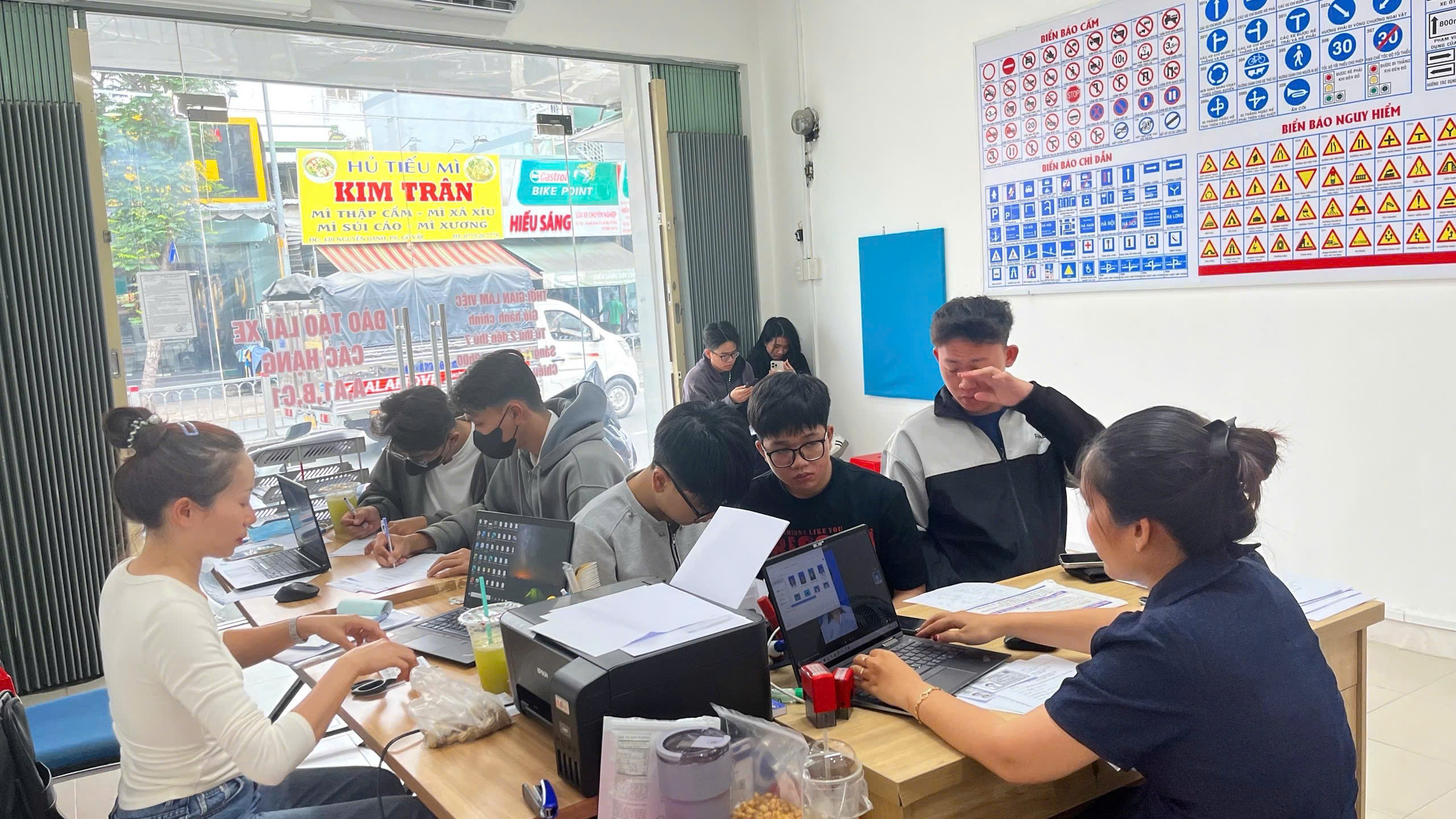 LÀM HỒ SƠ